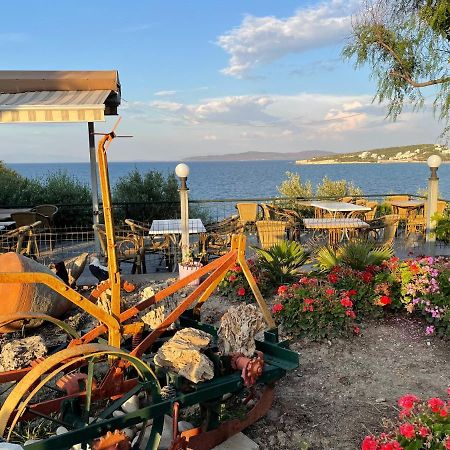Tayfun Hotel Mordogan Bagian luar foto
